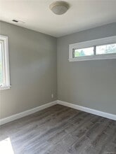 6 Flynn Ln in Poughkeepsie, NY - Building Photo - Building Photo