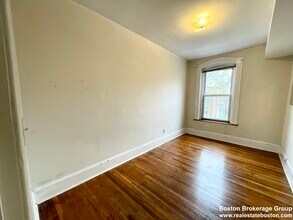 76 Saint Stephen St, Unit 3 in Boston, MA - Building Photo - Building Photo