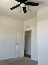 2650 W Union Hills Dr in Phoenix, AZ - Building Photo - Building Photo
