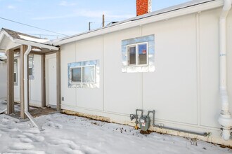 1410 Carbon Ave, Unit B in Cheyenne, WY - Foto de edificio - Building Photo