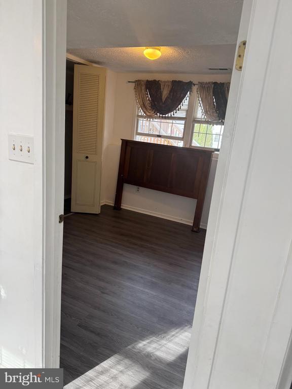 property at 7113 Banjo Ct