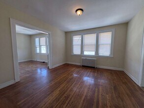 62 Fairfield St, Unit 3 in New Haven, CT - Building Photo - Building Photo