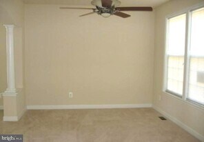4207 Talon Dr in Dumfries, VA - Building Photo