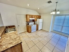 1412 S Mississippi Ave in Ada, OK - Foto de edificio - Building Photo