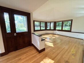 33 Clearwater Rd in Brookline, MA - Building Photo - Building Photo