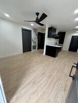 206 E 33rd St in Houston, TX - Building Photo