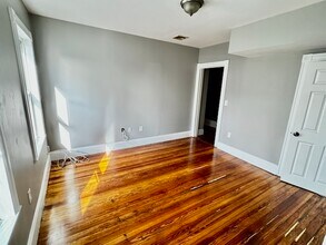 33 Adamson St, Unit 1 in Boston, MA - Building Photo - Building Photo