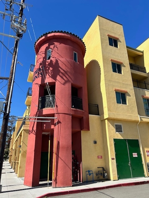 Ocean Street Apartments in Santa Cruz, CA - Foto de edificio - Building Photo