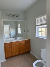 6801 Hanesbrook Cir, Unit 203 in Clemmons, NC - Foto de edificio - Building Photo