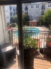 2655 Prosperity Ave, Unit 227 in Fairfax, VA - Foto de edificio - Building Photo