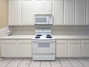 63 Ledgestone Pl in Spring, TX - Foto de edificio - Building Photo