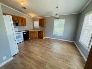 620 Blueberry Ln in Baytown, TX - Foto de edificio - Building Photo