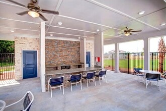 Fairfield Manor in Pensacola, FL - Building Photo - Building Photo