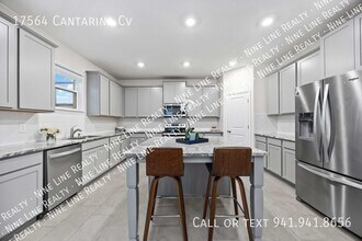 17564 Cantarina Cove in Bradenton, FL - Building Photo - Building Photo