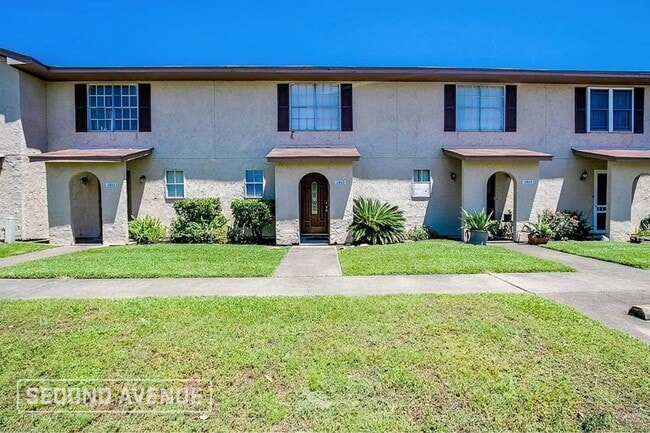 property at 1813 Country Village Blvd