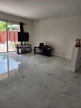 312 NW 114th Ave in Doral, FL - Building Photo - Building Photo