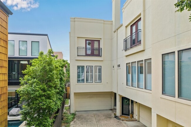 property at 1604 Driscoll St