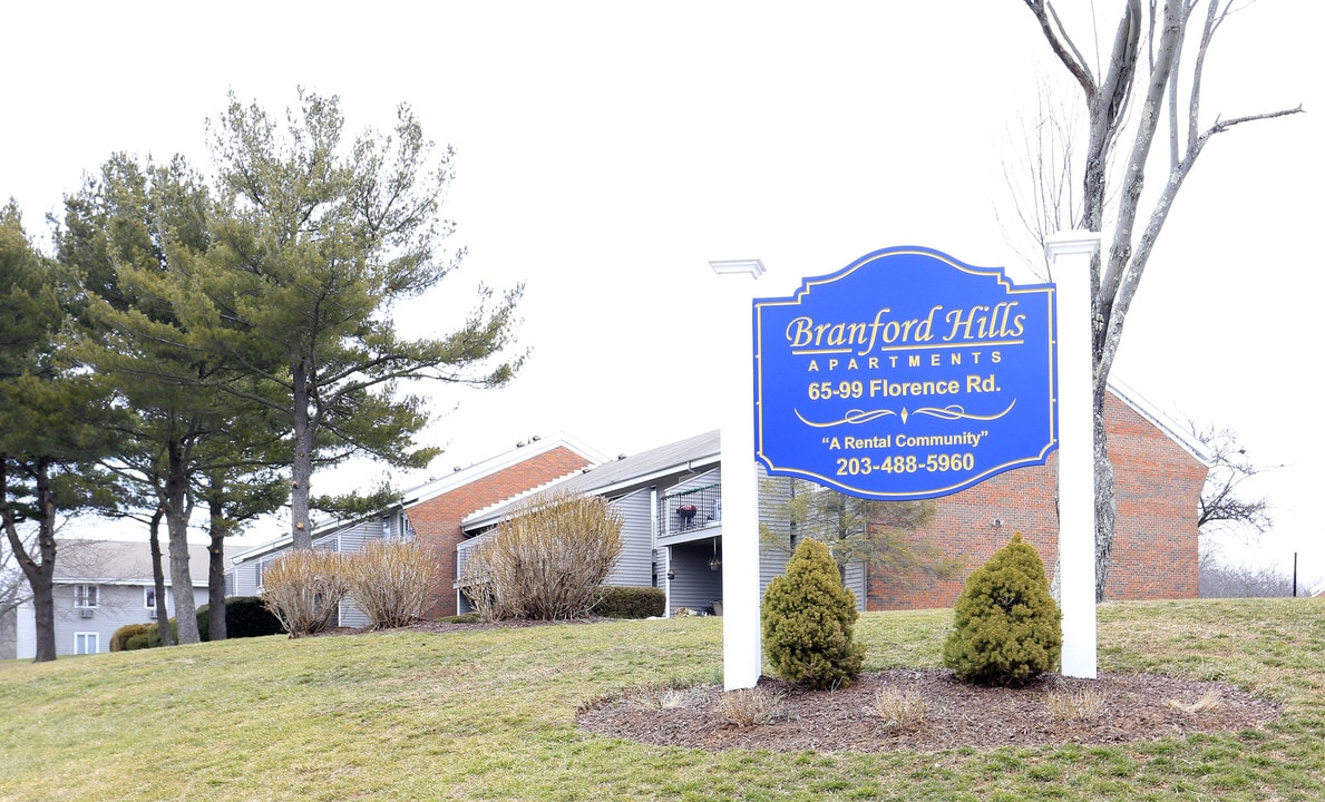 Branford Hills Apartments in Branford, CT - Foto de edificio