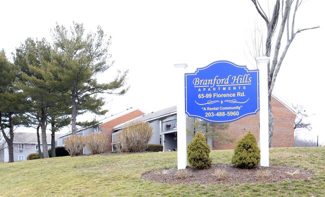 Branford Hills Apartments in Branford, CT - Foto de edificio - Building Photo