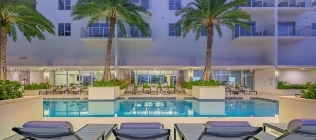 591 Evernia St, Unit B2 in West Palm Beach, FL - Building Photo - Building Photo