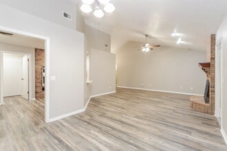 10314 Ashley Oaks Dr in Riverview, FL - Building Photo - Building Photo