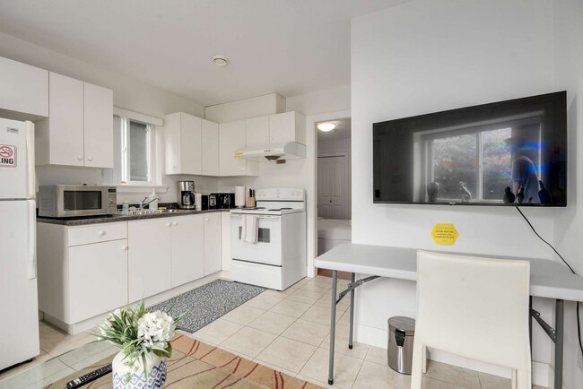 3582 E 26th Ave in Vancouver, BC - Building Photo - Building Photo