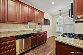 41 Park Pl Cir in West Hartford, CT - Building Photo - Building Photo