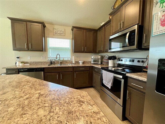 14526 Scottburgh Glen Dr in Wimauma, FL - Building Photo - Building Photo