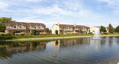 Waterford Place Apartments in Arlington Heights, IL - Building Photo - Building Photo