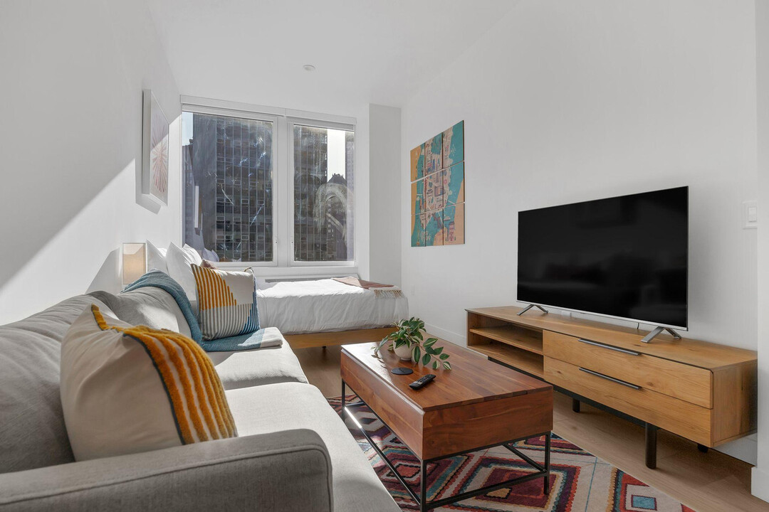 160 Water St in New York, NY - Building Photo