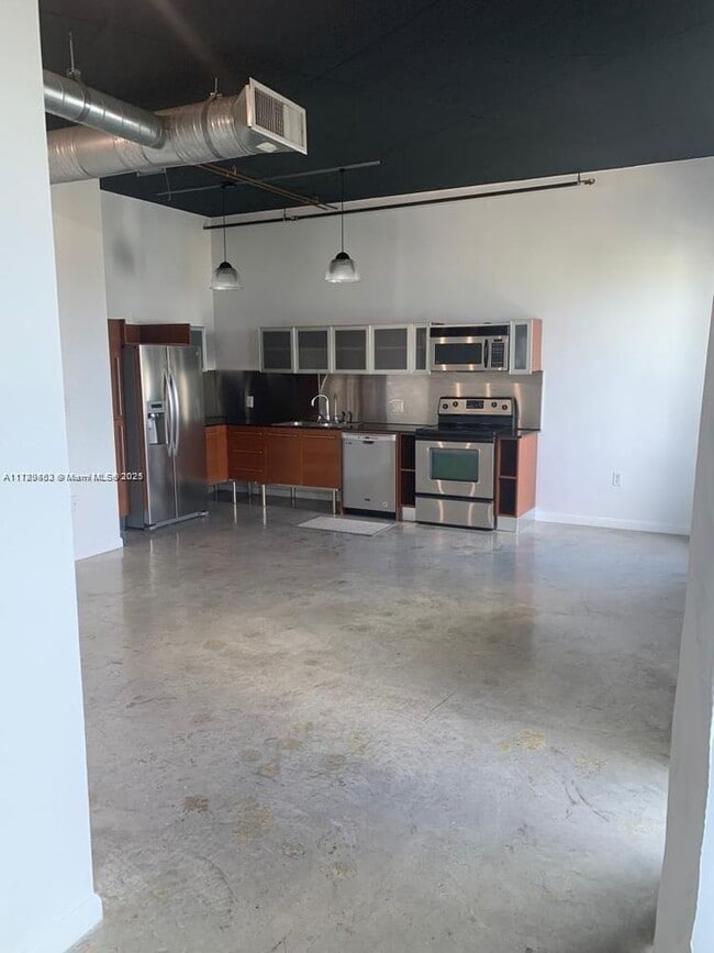property at 10 SW South River Dr