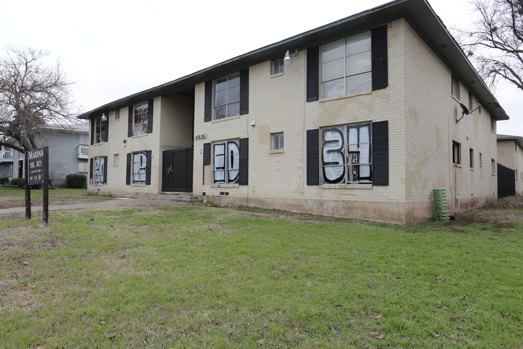 Marina Del Rey Apartments in Dallas, TX - Building Photo