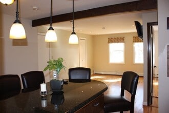 16 Clarmore Dr, Unit 2nd floor in Norwalk, CT - Foto de edificio - Building Photo