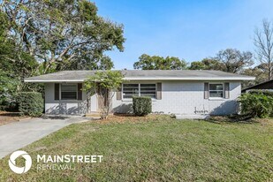 723 E Grove Pl in DeLand, FL - Building Photo
