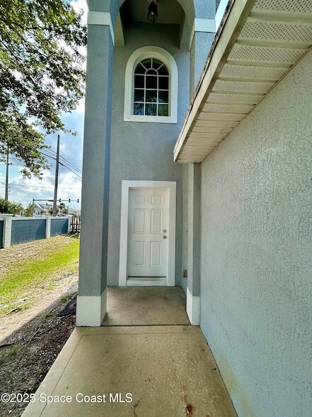 910 Twisting Branch Ct in Melbourne, FL - Building Photo - Building Photo