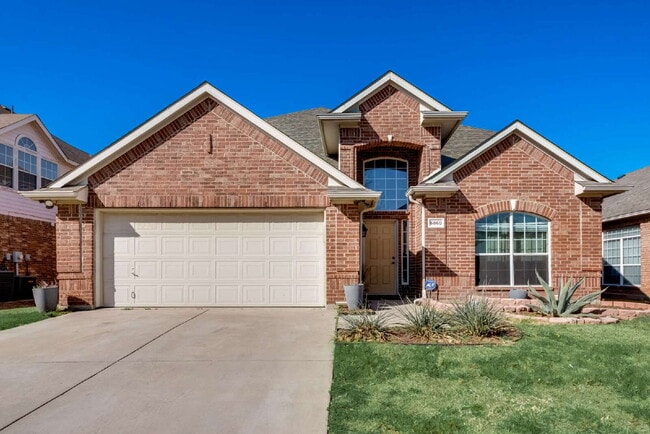 5860 Silver Sage Ln in Grand Prairie, TX - Building Photo - Building Photo