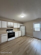 505 Timberlake Trail in Jacksonville, NC - Foto de edificio - Building Photo