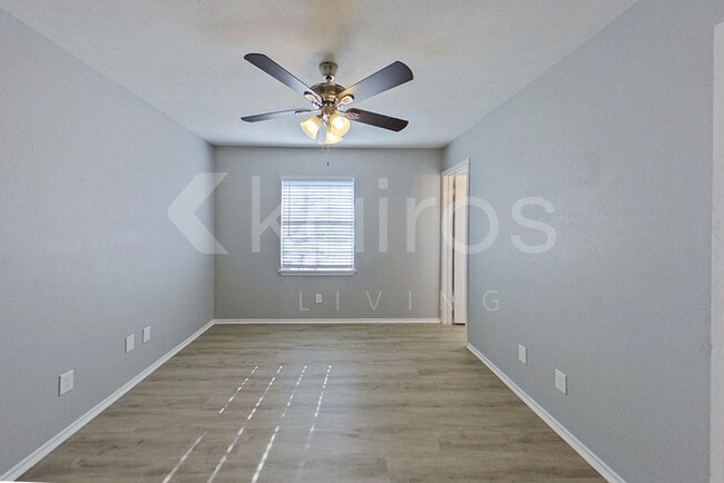 2531 E Timberview Ln in Arlington, TX - Foto de edificio - Building Photo