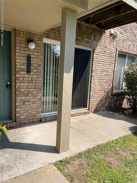 24002 Wedgewood Cir in Warren, MI - Building Photo - Building Photo