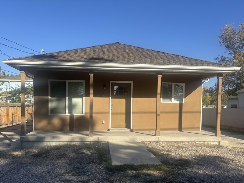 516 S 900 W in Salt Lake City, UT - Building Photo