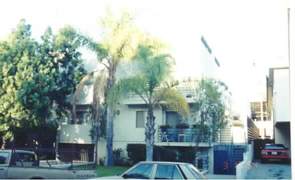 3756-3758 Mentone Ave in Los Angeles, CA - Foto de edificio