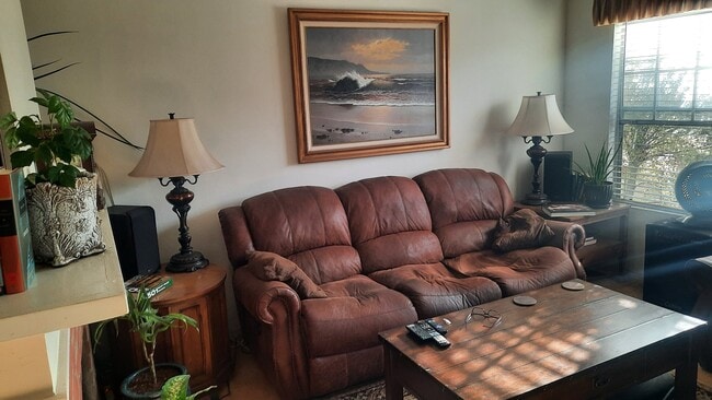 114 Oxford in Irvine, CA - Building Photo - Building Photo