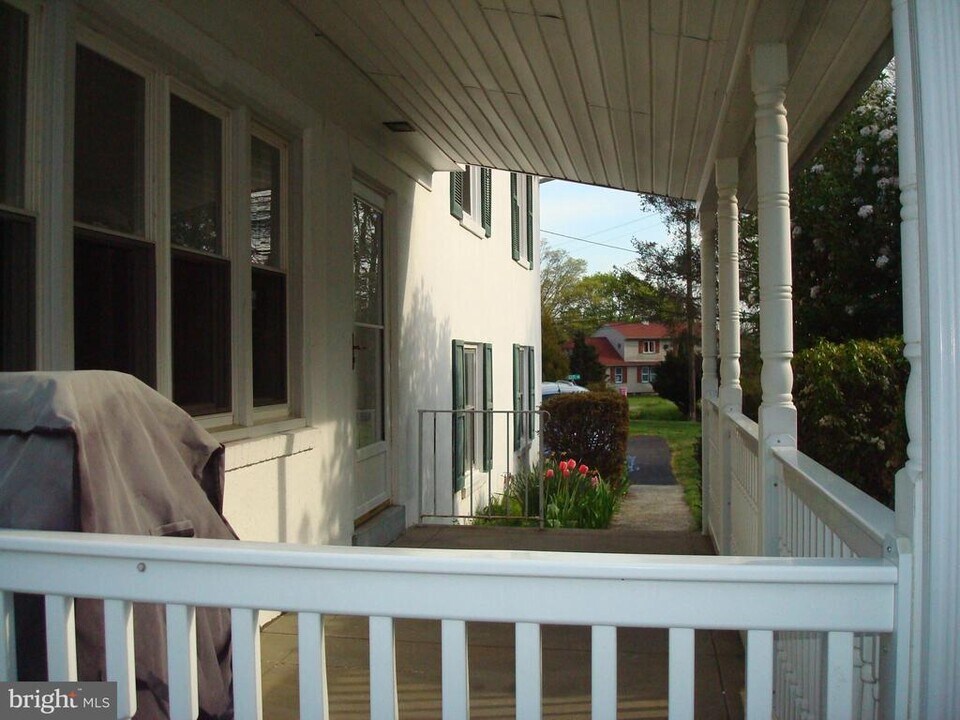 1346 Faucett Dr in West Chester, PA - Building Photo