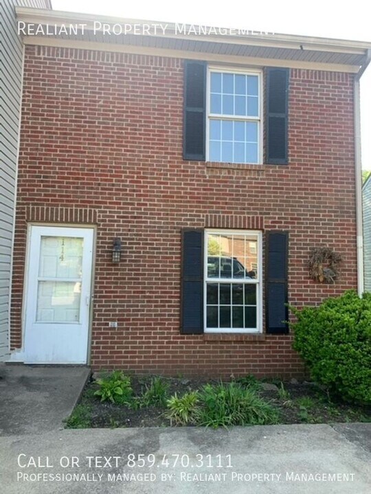 114 Floyd Ct in Nicholasville, KY - Building Photo