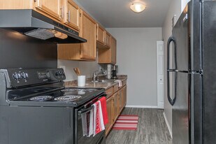 Cove on 10 - Warren, MI in Warren, MI - Building Photo