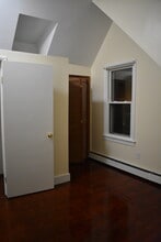 129 Bradstreet Ave, Unit 3 in Revere, MA - Foto de edificio - Building Photo