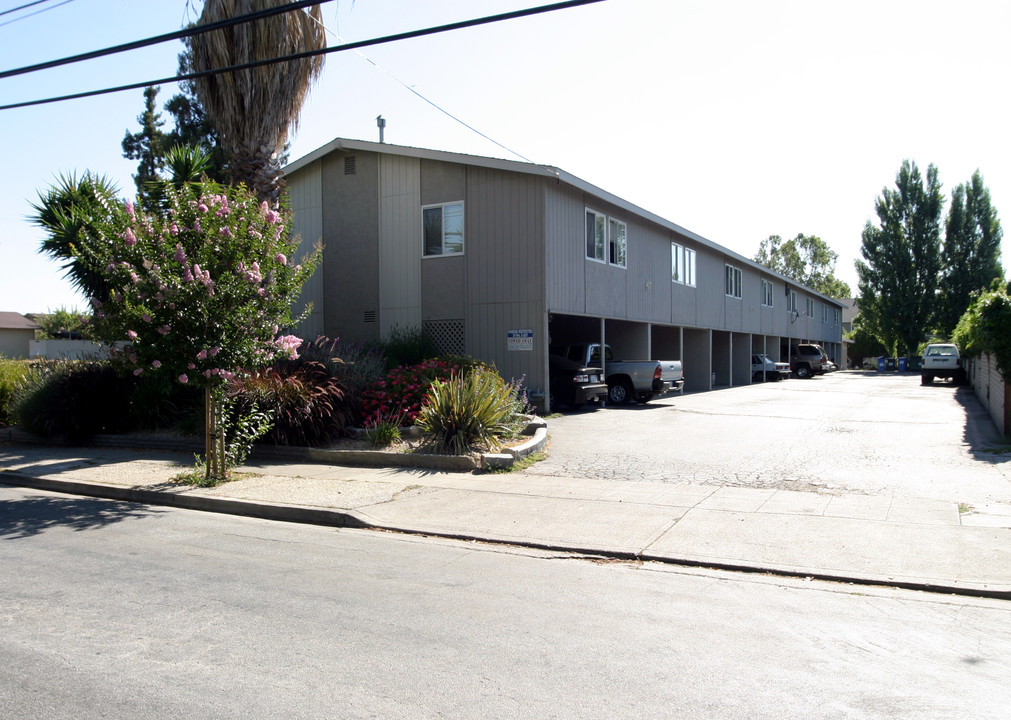 438 S Buena Vista Ave in San Jose, CA - Building Photo