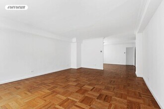 200 Central Park S in New York, NY - Foto de edificio - Building Photo