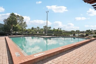 Venetian at Capri Isles in Venice, FL - Foto de edificio - Building Photo