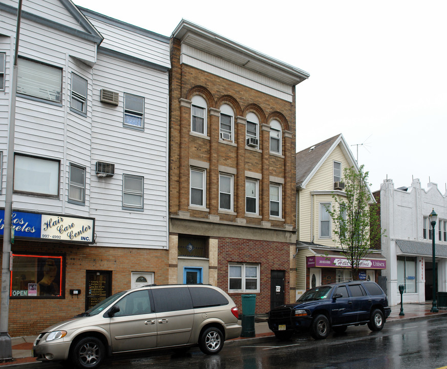 19 Kearny Ave in Kearny, NJ - Building Photo